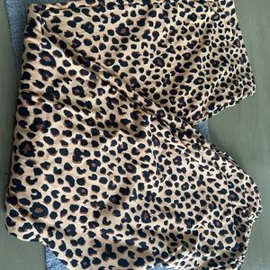 Simply Vera by Vera Wang leopard print pajama pants size small
